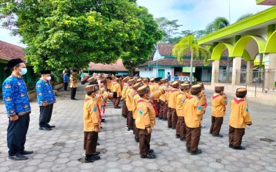 MIN 2 KEDIRI PERINGATI HARI KESAKTIAN PANCASILA