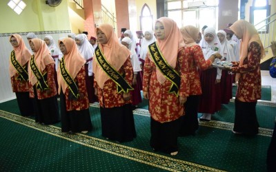 Pengukuhan Duta Bunda MODIIS Dan Penguatan Moderasi Beragama DWP (Dharma Wanita Persatuan) Unsur Pelaksana MIN 2 Kediri